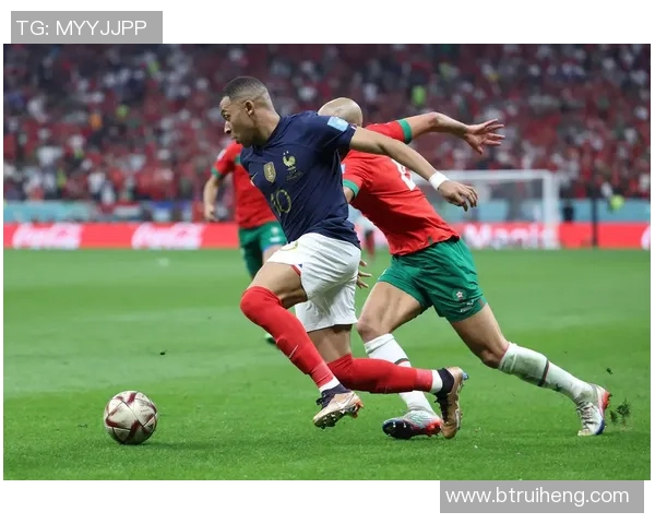 揭秘那些曾因近视困扰却依旧在绿茵场上大放异彩的足球球星