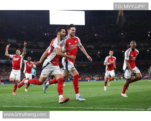 足球明星任意球精彩瞬间集锦震撼视觉体验尽览全球顶级球员技术风采